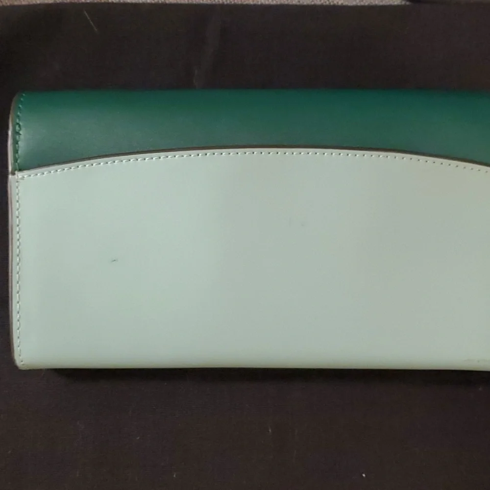 kate spade green and gold scalloped clutch/wallet